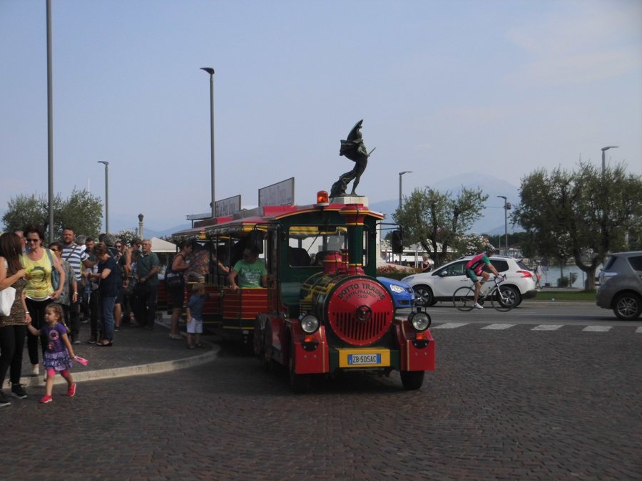 Touristischer Minizug in Peschiera del Garda
